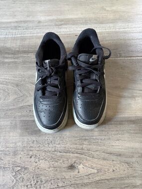 Nike Kids Black Low-Top Sneakers with White Soles